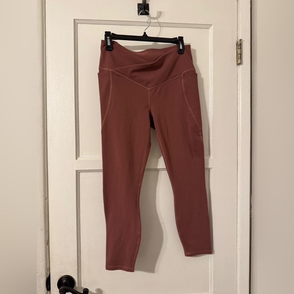 Fabletics Oasis PureLuxe HW Crossover 7/8 Legging Medium - Picture 5 of 7